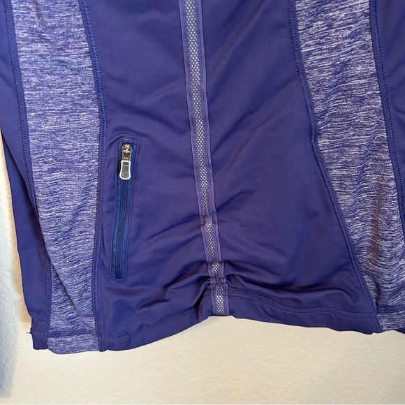 Lululemon Run For Your Life Pullover Lightweight Hoodie in Heathered Magnum, 6 - Picture 6 of 8